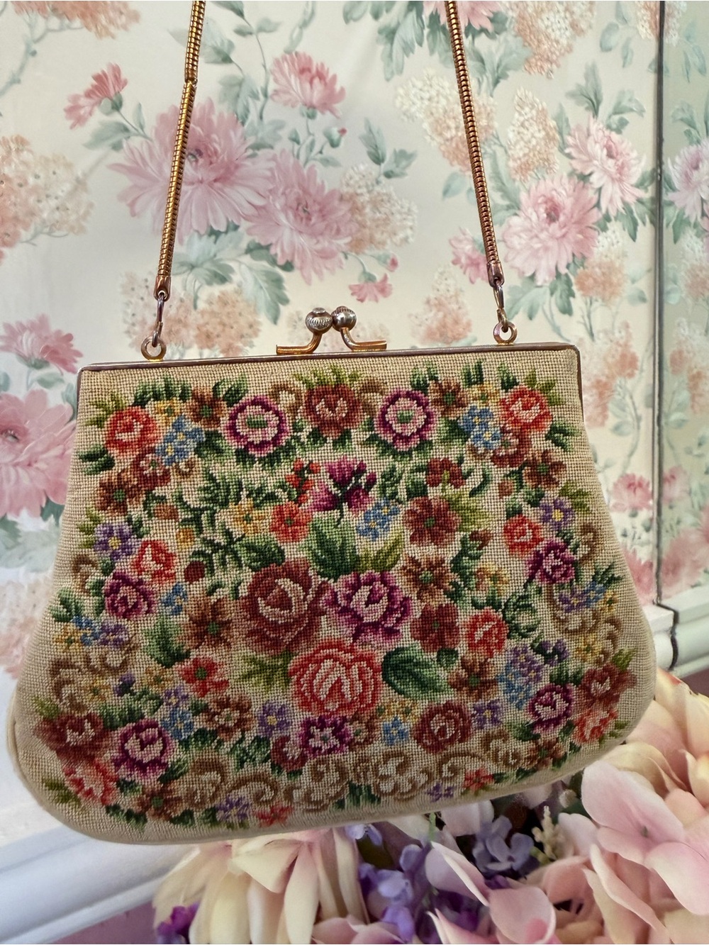 The chain is demage Vintage Floral Needlepoint Frame Handbag in Beige